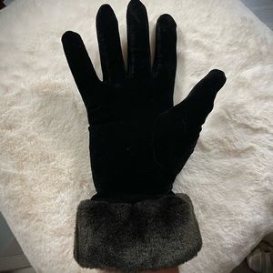 👋🏻 Dorfman Pacific velvet and faux fur gloves